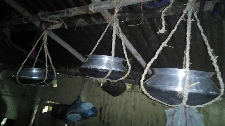 গ্রামাঞ্চল থেকে,  এ দৃশ্যের হল অবসান